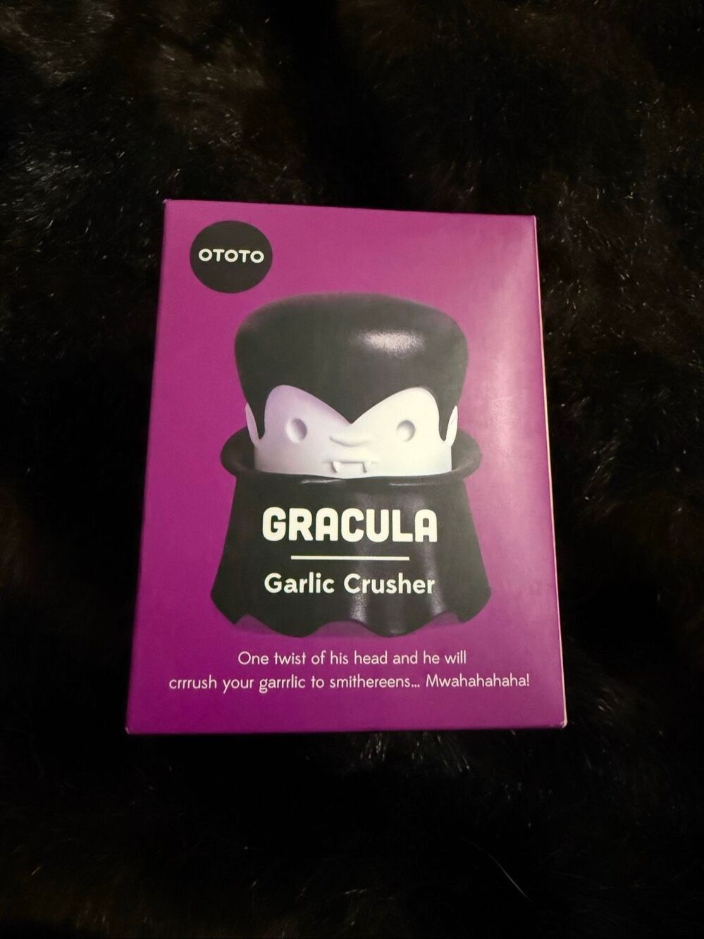 Ototo Gracula Twist Top Garlic Crusher Mincer & Herb Grinder Vampire Dracula